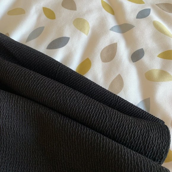 XS black miniskirt - Picture 3 of 3